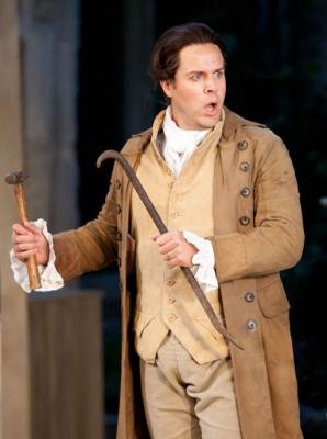 Grant Doyle as
Almaviva in "Le nozze di Figaro"
(Garsington Opera)