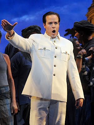Grant Doyle as
Zurga in "Les pêcheurs de perles"
(State Opera of South Australia)